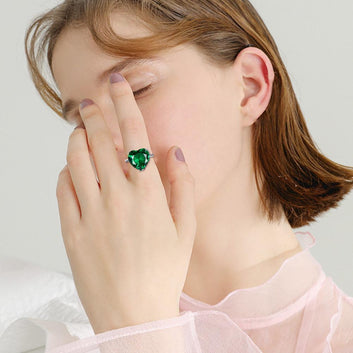 Anillo de plata de ley 925 con corazón de esmeralda búlgara