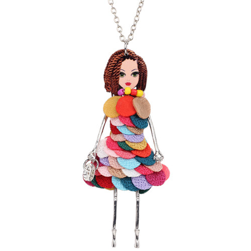 Collar de muñeca de aleación con colgante de muñeca de tela francesa hecho a mano, joyería de moda